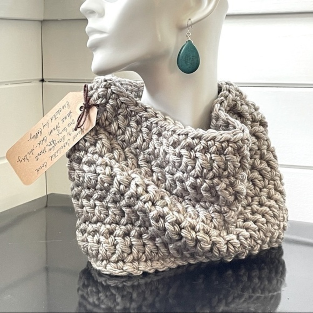 $49 SALE Handmade Extra Soft Silver Grey Chunky Crochet Scarves Cowl Men Women - Picture 6 of 7